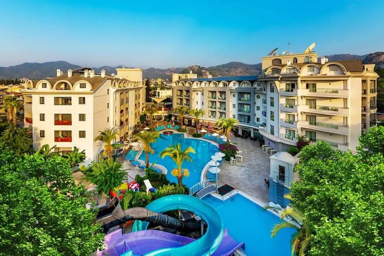 195366cosmopolitan-resort-hotel (Copy).jpg